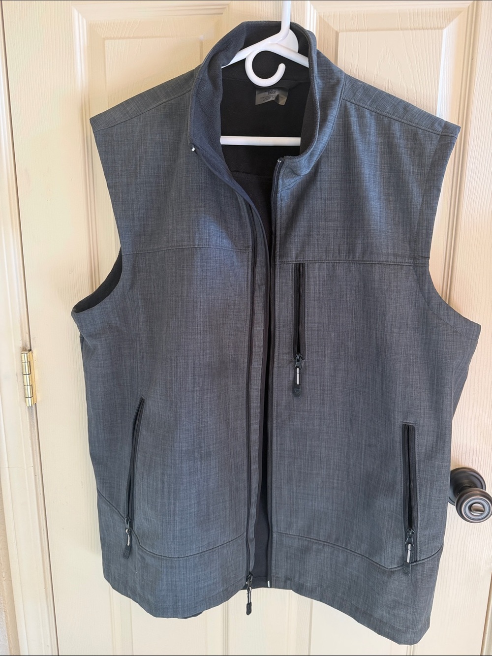 Roper Charcoal Gray Softshell Zip Vest